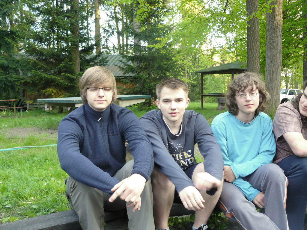 Někteří jen zasněně hledí (na fotce zleva Tomáš, Petr a Vašek)