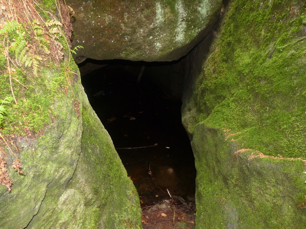 Pravá jeskyně Vinného sklepa plná vody