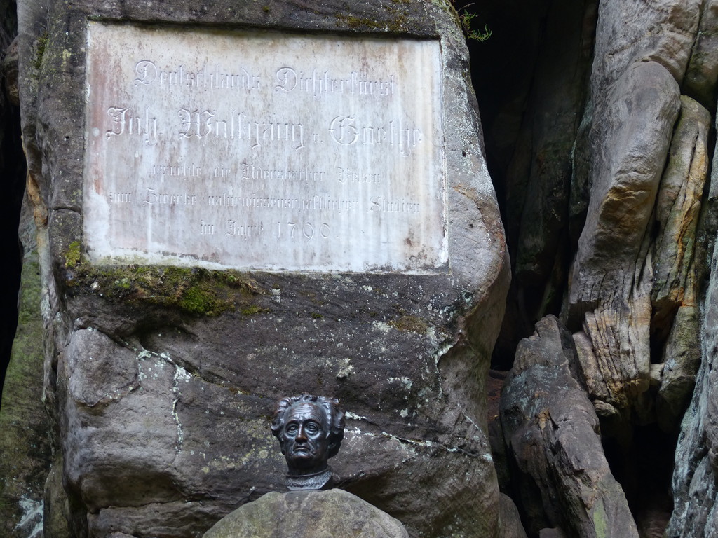 Busta Goetheho, který svého času navštívil Adršpach